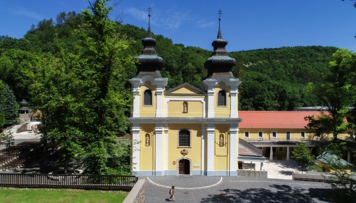 Búcsúrend-változások